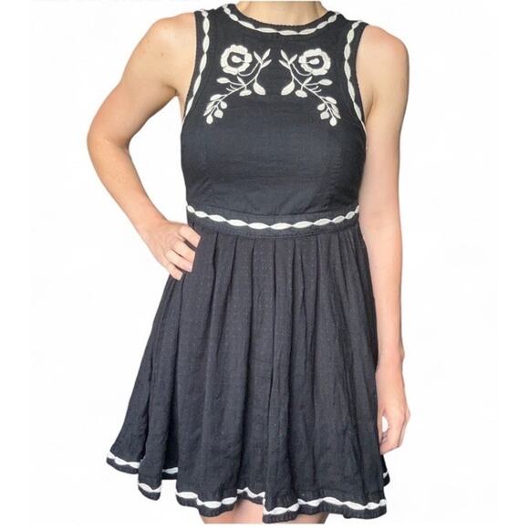 Free People Black Embroidered Birds Of A Feather Dress Women’s Size 4 Boho Short - Picture 1 of 10